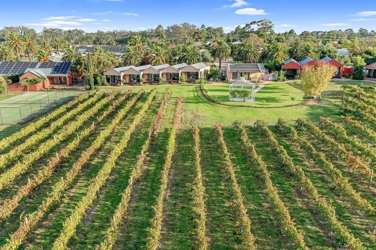 Hotel Tuileries At De Bortoli Rutherglen Exterior foto