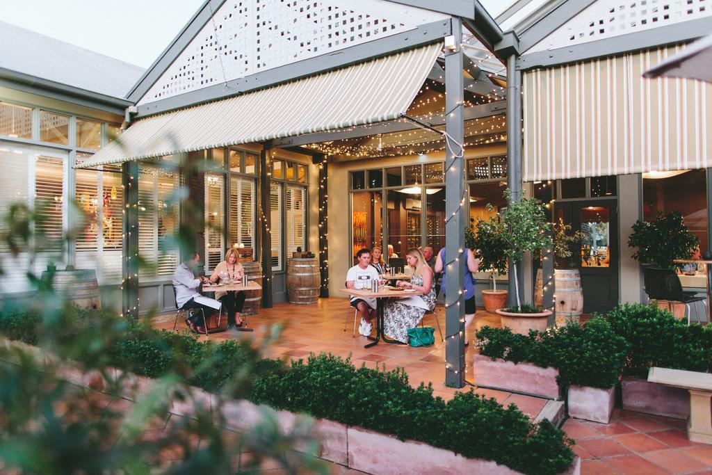 Hotel Tuileries At De Bortoli Rutherglen Exterior foto